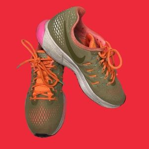 Women’s Nike shoe Size 7.5